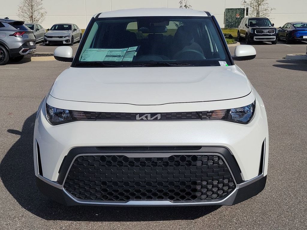 2025 Kia Soul LX photo 7