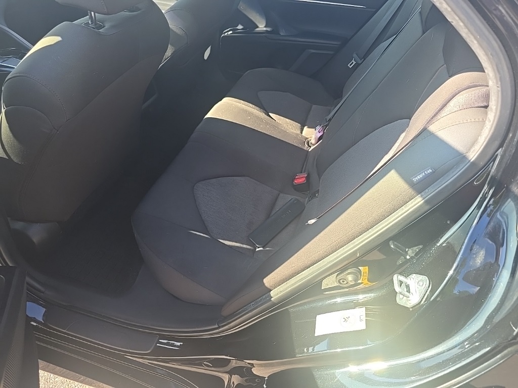 2018 Toyota Camry LE photo 11