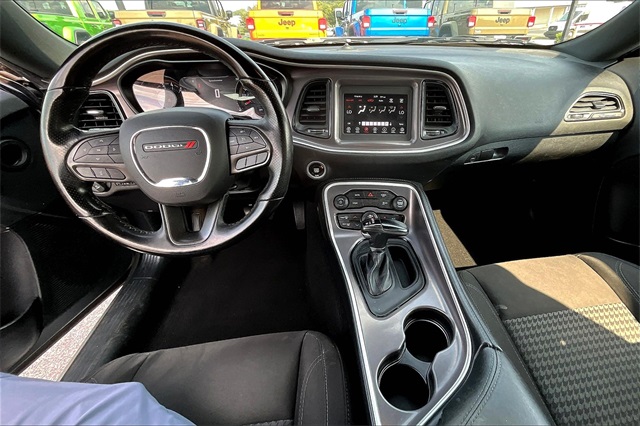 2022 Dodge Challenger SXT photo 5