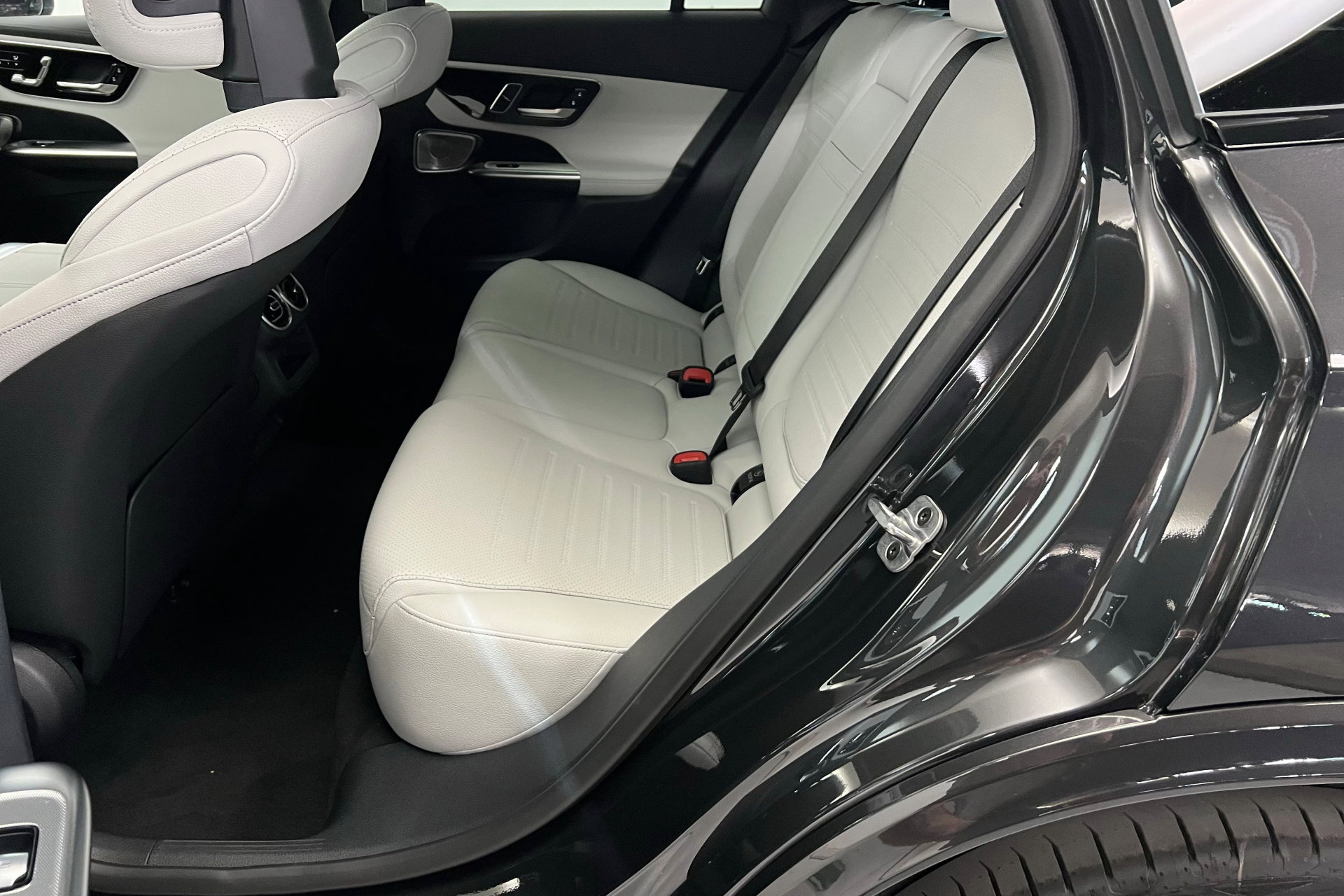 2026 Mercedes Benz GLC 300 4MATIC photo 21