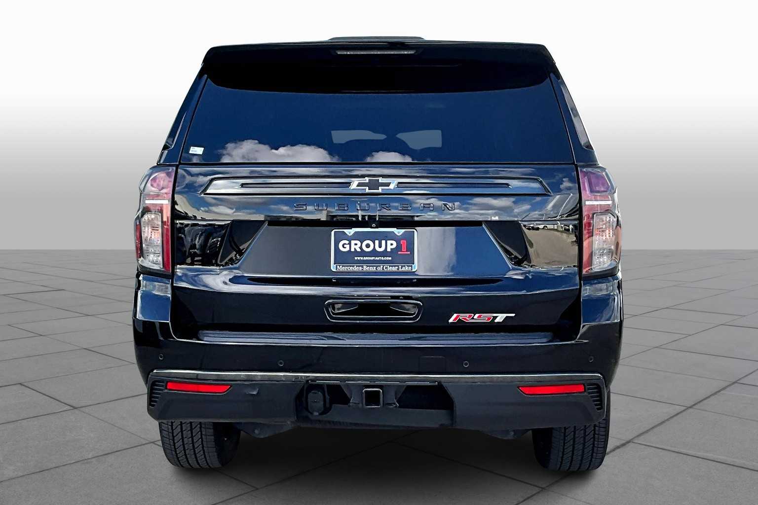2021 Chevrolet Suburban RST photo 4