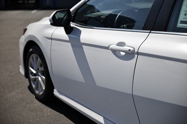 2023 Toyota Camry LE photo 8