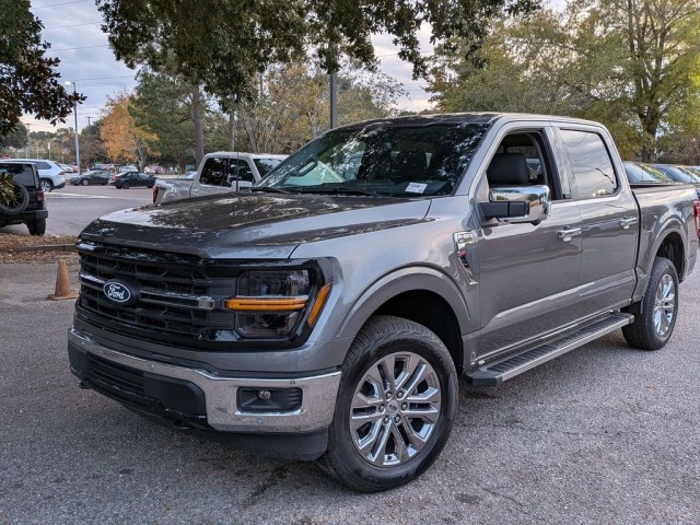 2025 Ford F-150 XLT's photo