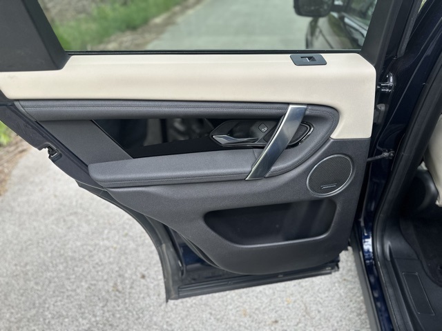 2021 Land Rover Discovery Sport S photo 13