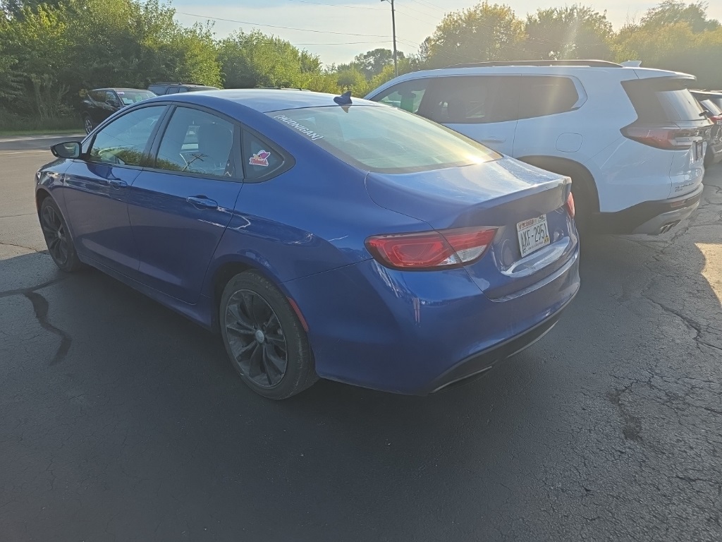 2015 Chrysler 200 S photo 3