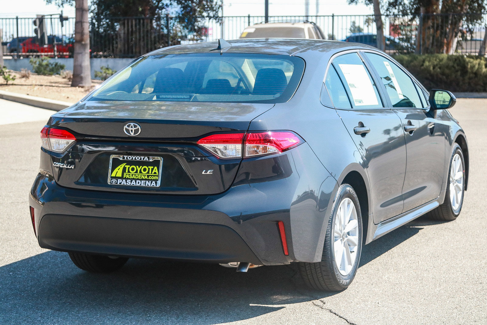 2025 Toyota Corolla LE photo 6