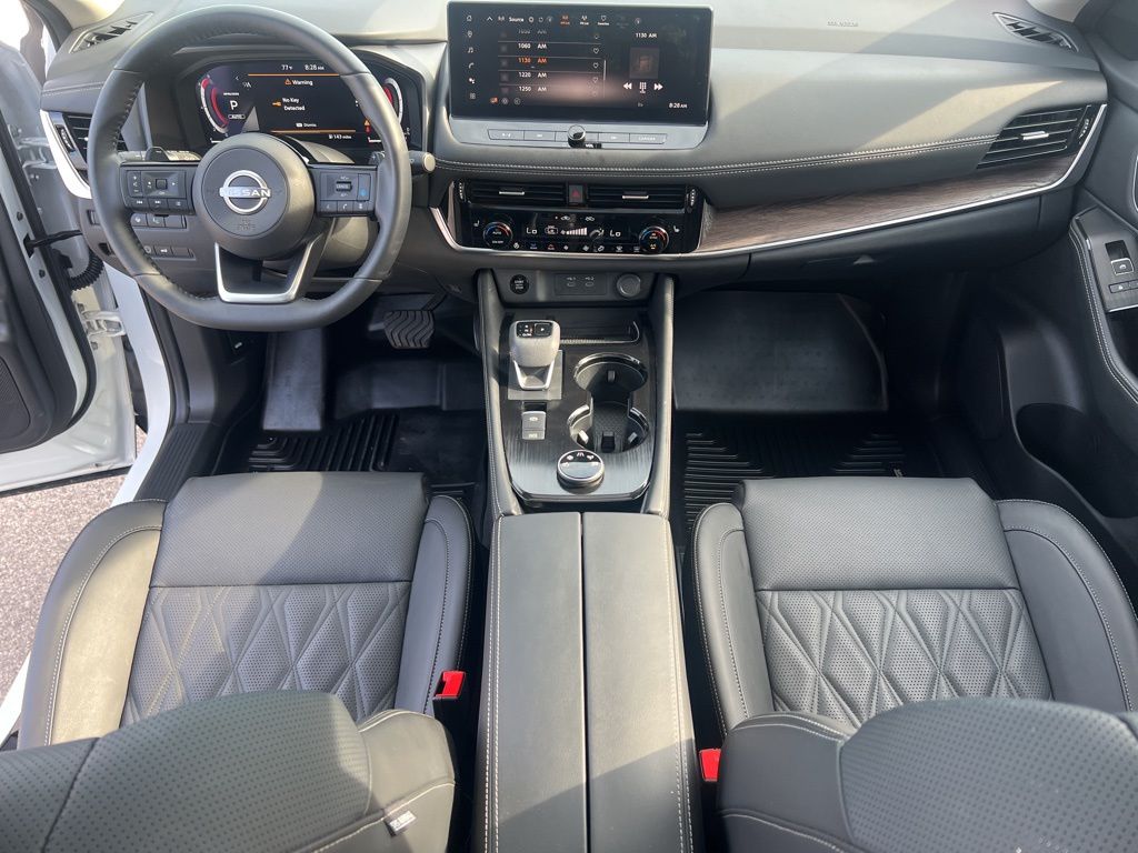 2024 Nissan Rogue Platinum photo 19