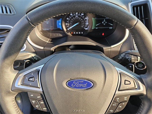 2017 Ford Edge SEL photo 26