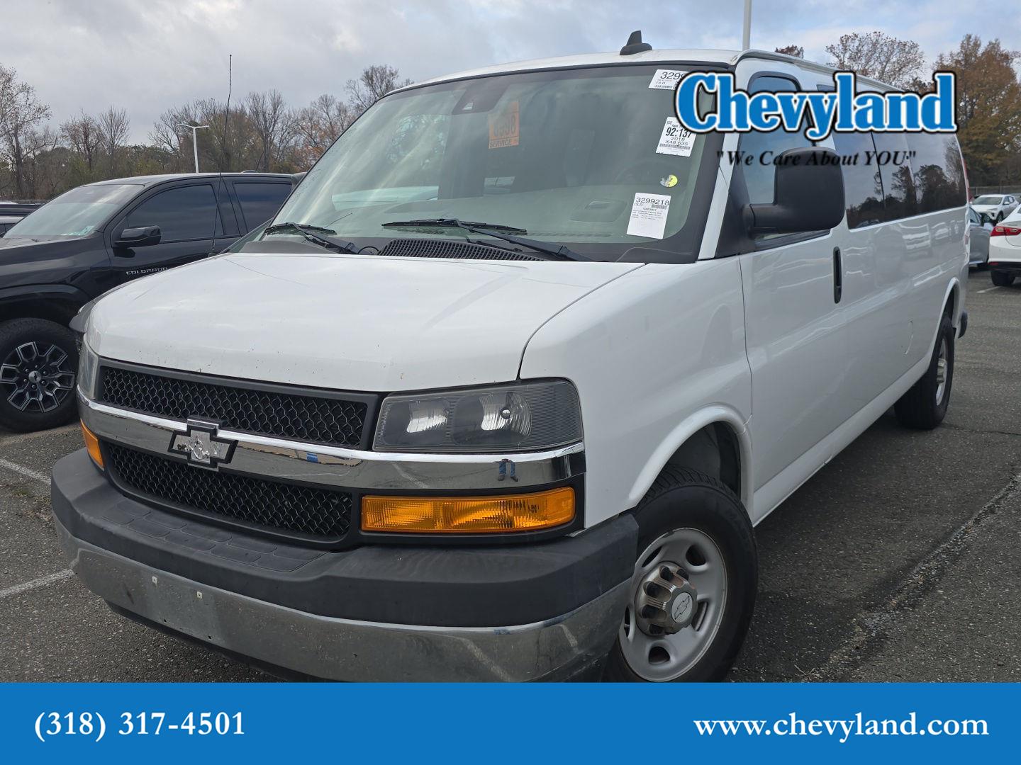 2019 Chevrolet Express Passenger LT's photo