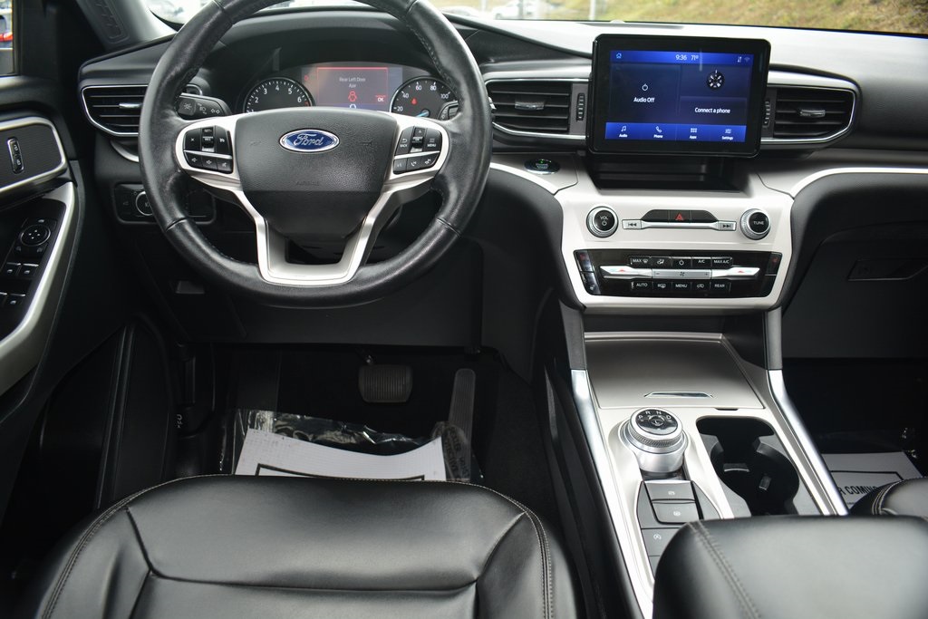 2021 Ford Explorer XLT photo 2