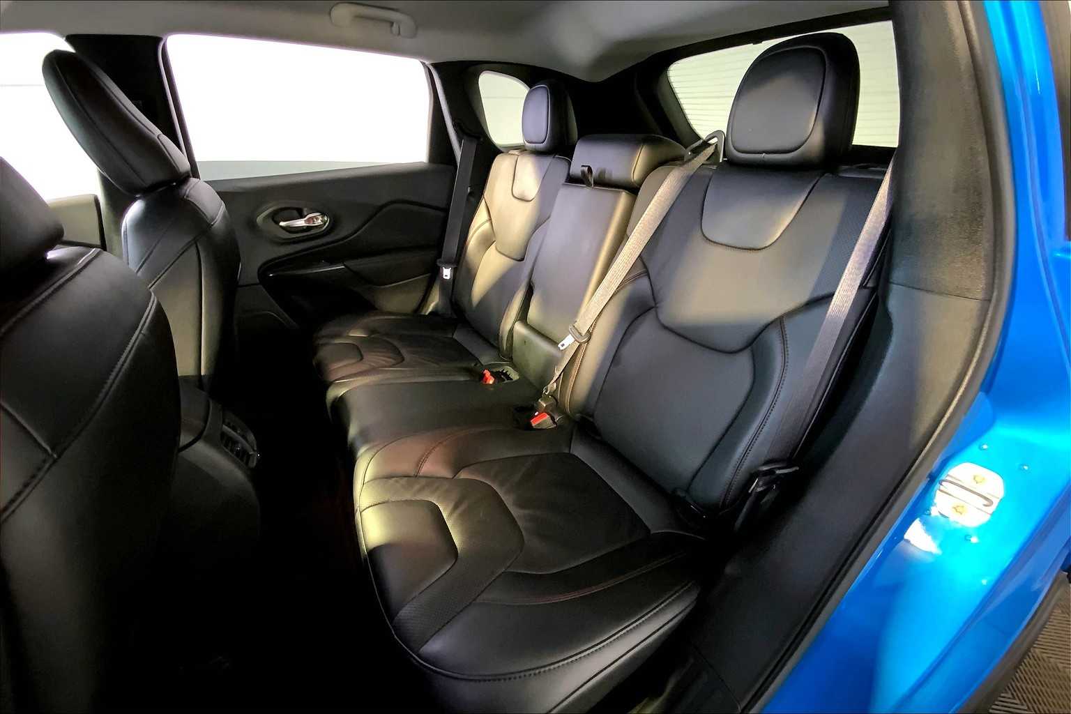 2022 Jeep Cherokee Trailhawk photo 22