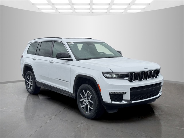 2025 Jeep Grand Cherokee Limited photo 3