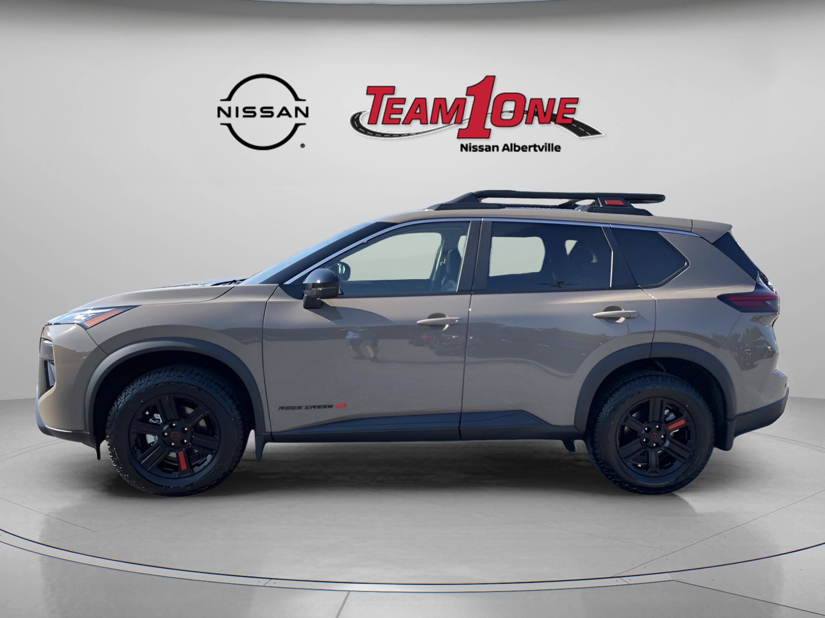 2026 Nissan Rogue SV photo 2