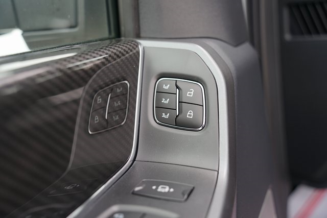 2025 FORD F-250 - Image 36