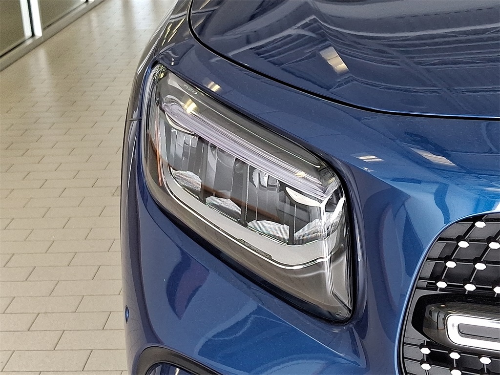 2026 Mercedes Benz GLB 250 4MATIC photo 5