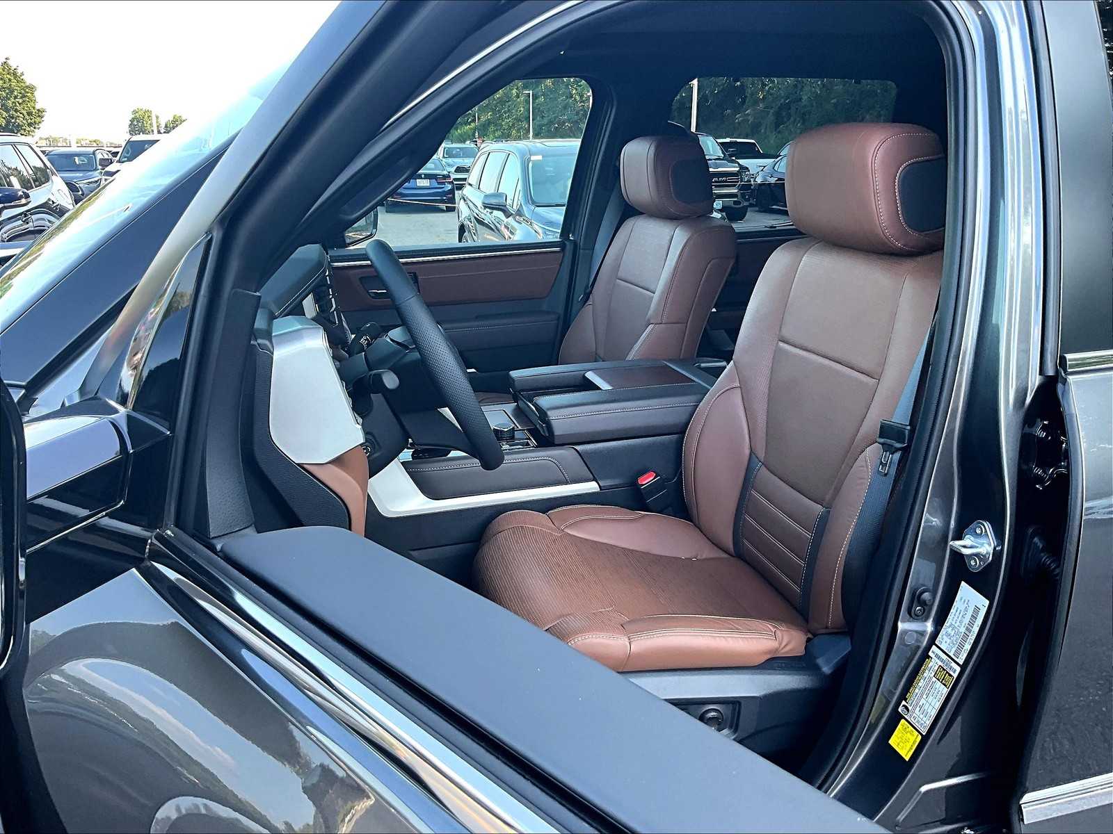2025 Toyota Tundra 1794 Edition CrewMax photo 9