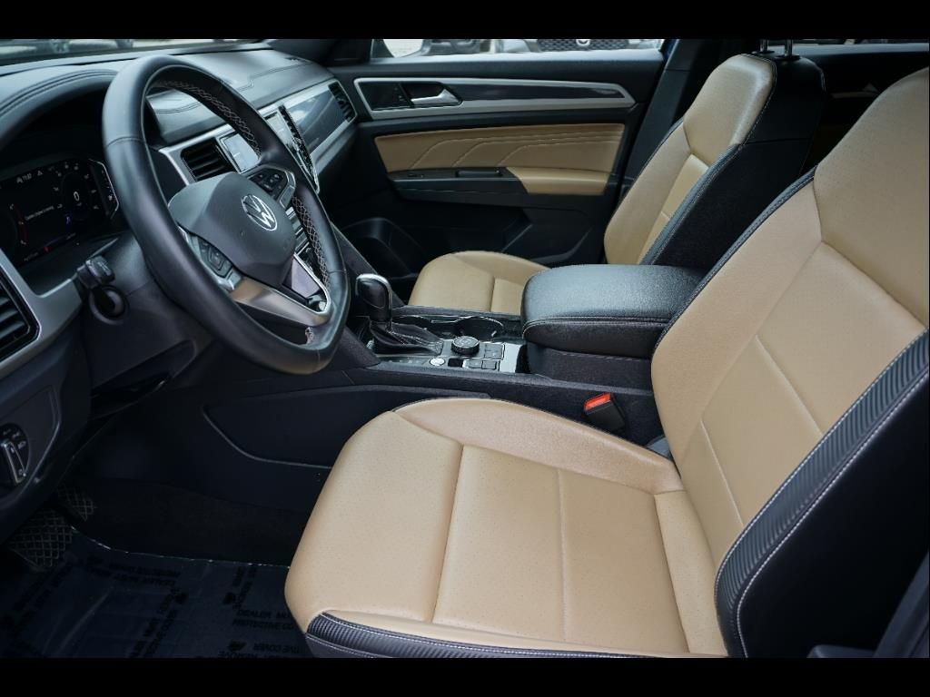 2022 Volkswagen Atlas Cross Sport SE Technology photo 6