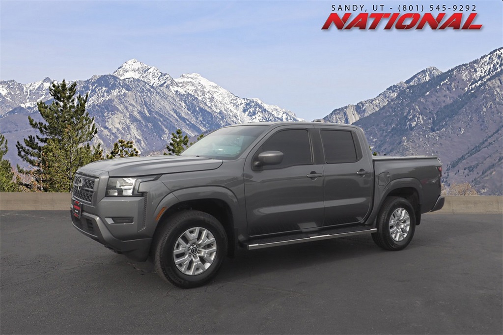 2022 Nissan Frontier SV's photo