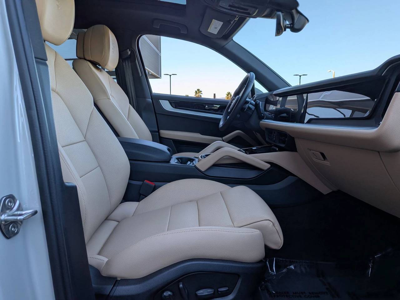 2025 Porsche Cayenne Base photo 23