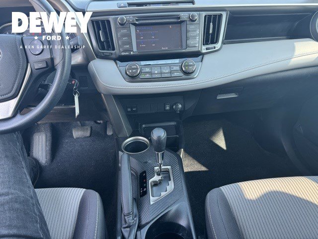 2014 Toyota RAV4 XLE photo 14
