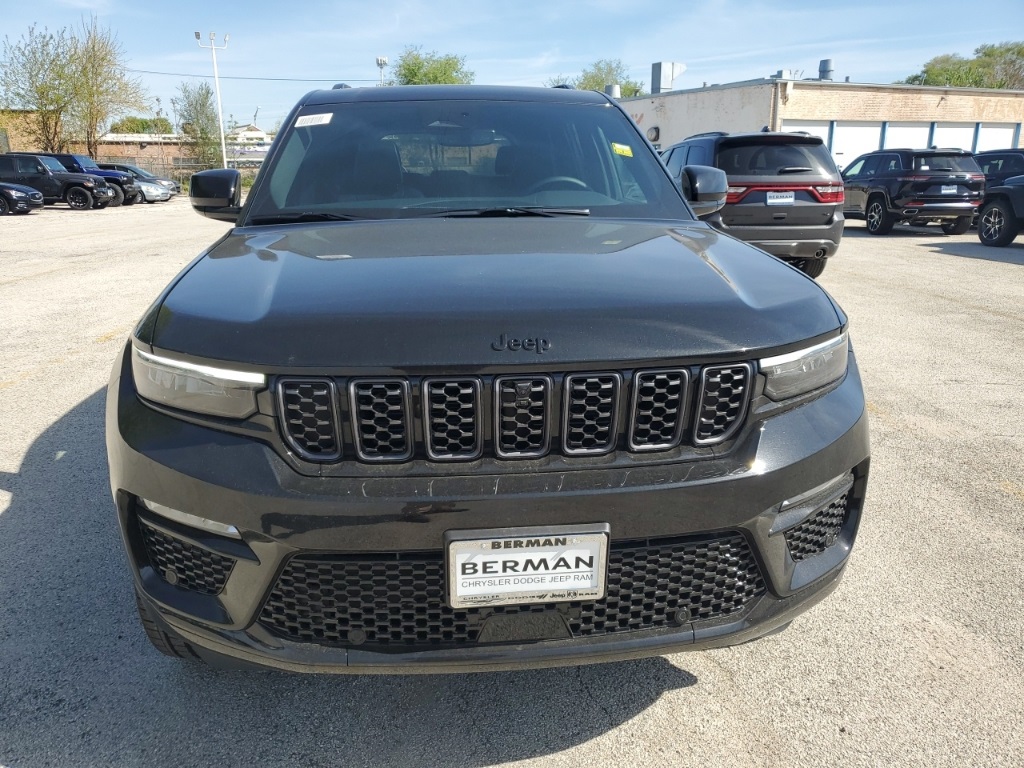 2025 Jeep Grand Cherokee Summit photo 2