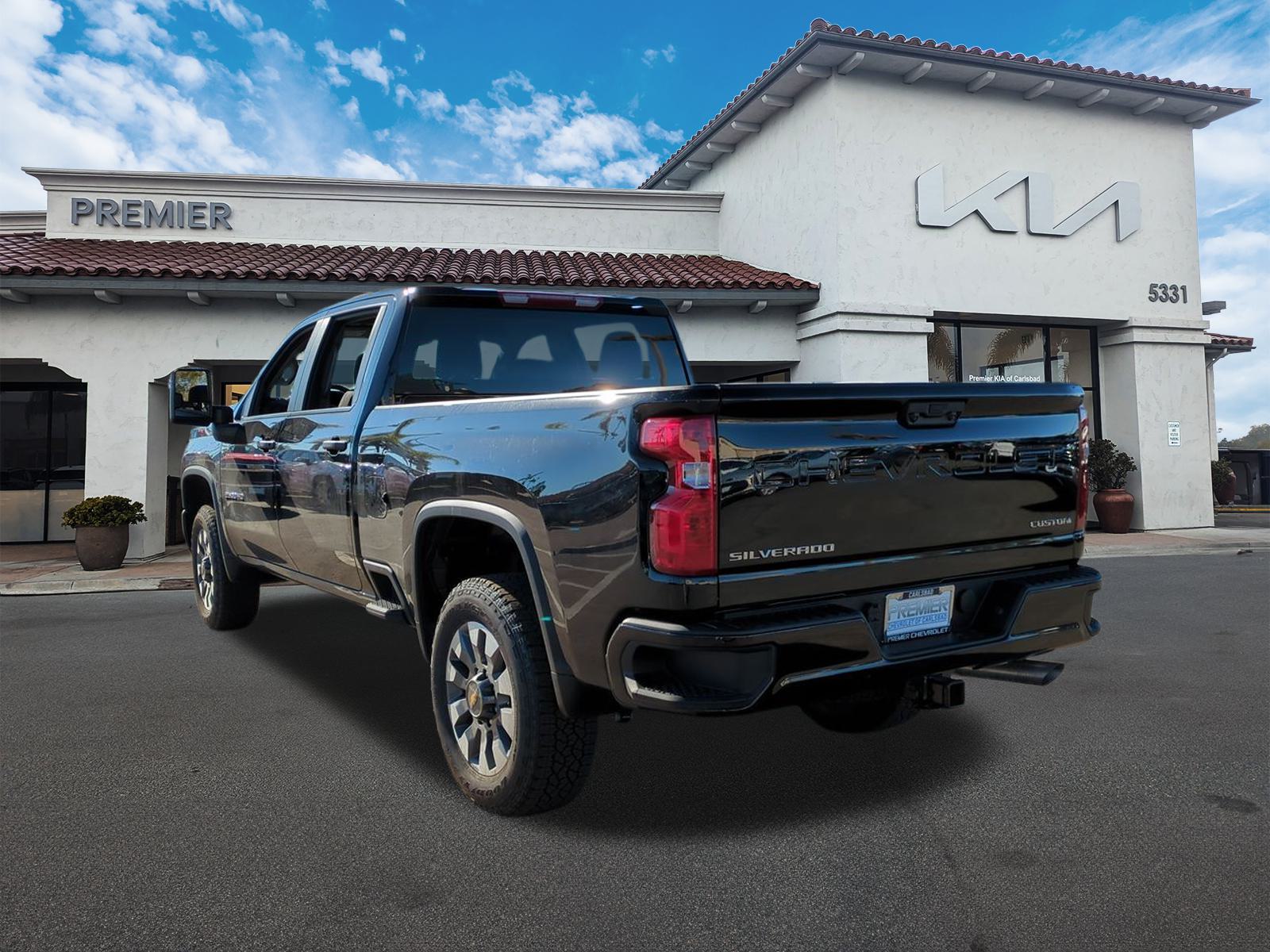 2024 Chevrolet Silverado 2500HD Custom photo 2
