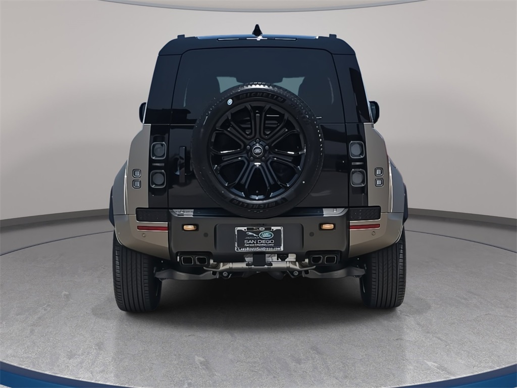 2025 Land Rover Defender 110 V8 photo 6