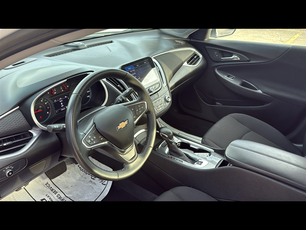 2023 Chevrolet Malibu 1LT photo 4