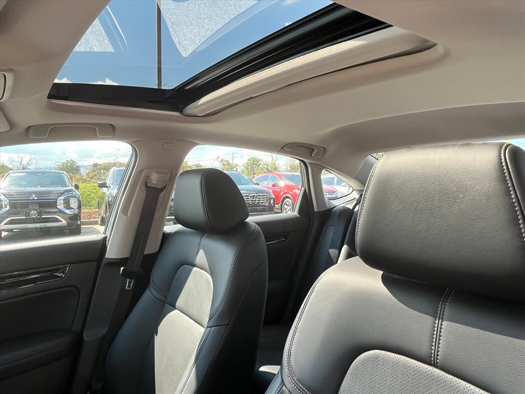 2022 Honda Civic Touring photo 5
