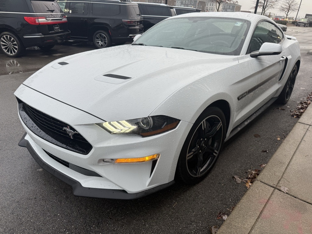 2019 Ford Mustang GT Premium photo 2
