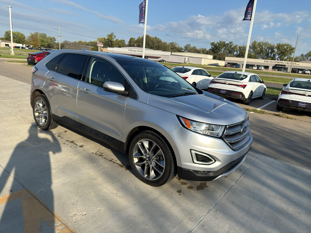 2017 Ford Edge Titanium photo 3