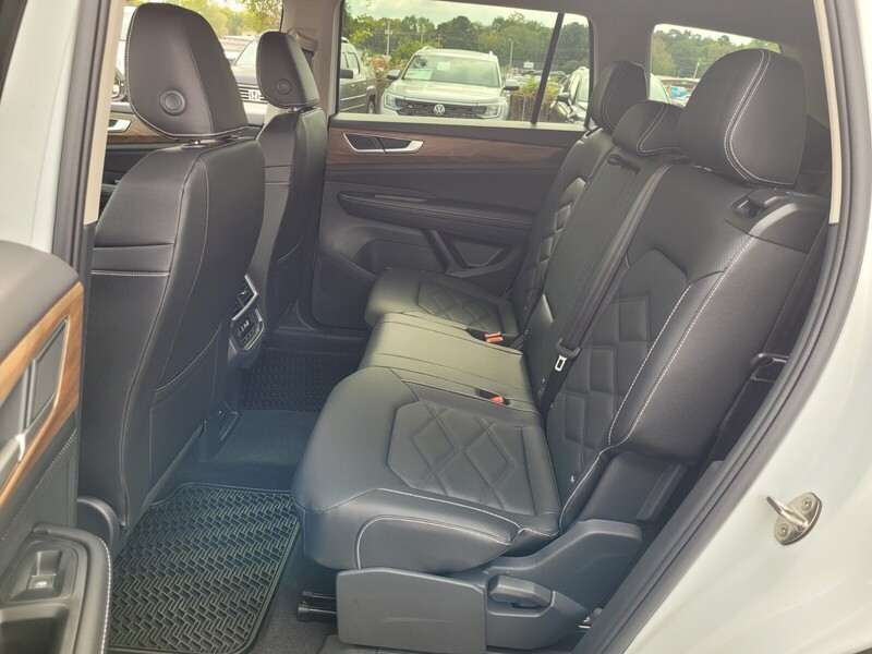 2026 Volkswagen Atlas SE photo 4