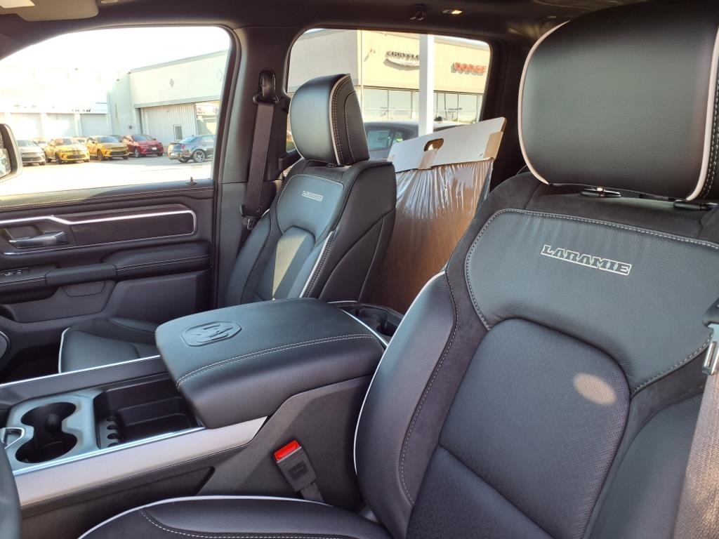 2026 Ram 1500 Laramie photo 9