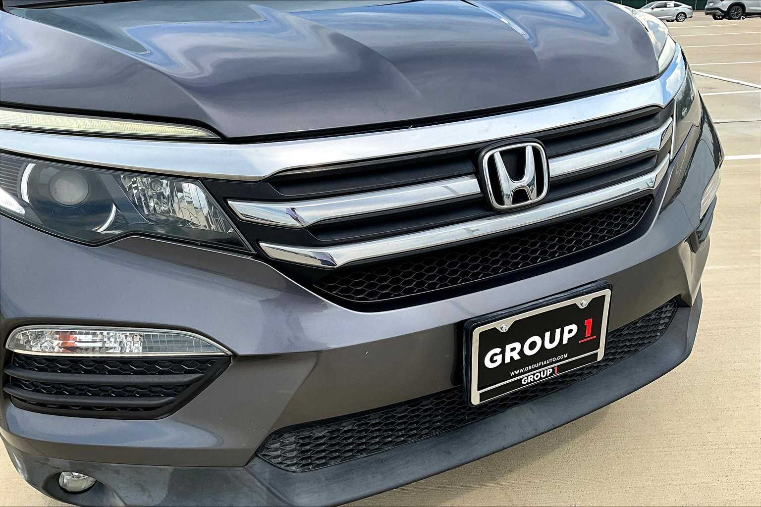 2017 Honda Pilot EX photo 28