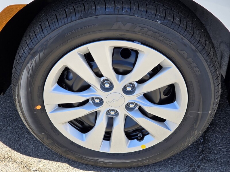 2025 Kia Soul LX photo 4