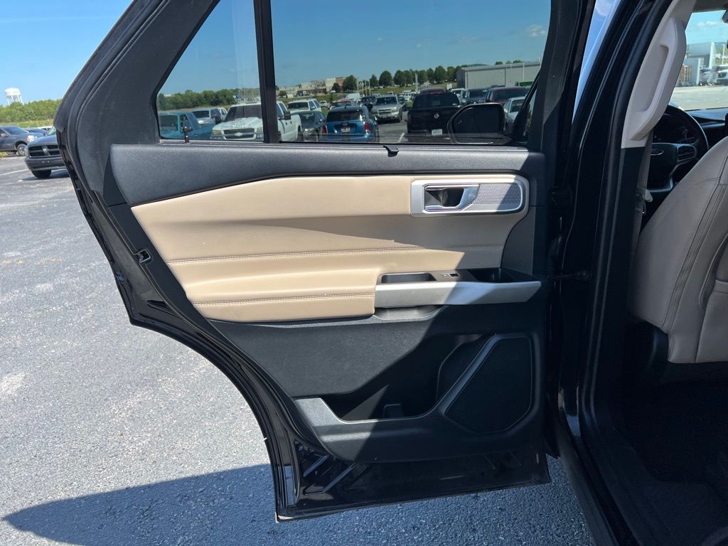 2022 Ford Explorer Limited photo 15