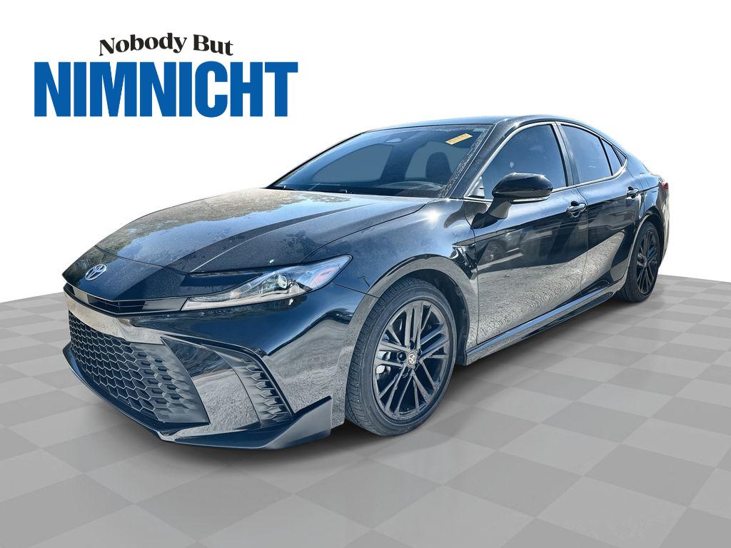 2025 Toyota Camry SE's photo