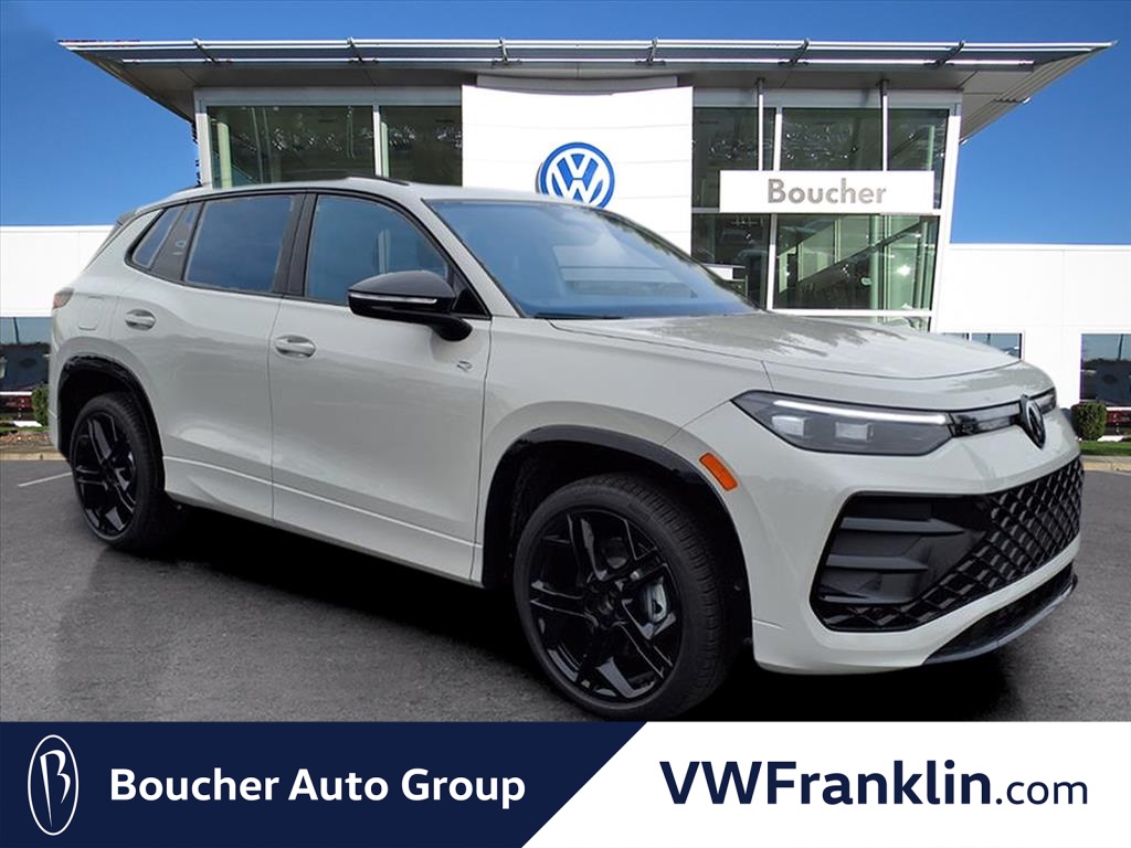 2026 Volkswagen Tiguan SE R-Line Black's photo