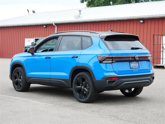 2025 Volkswagen Taos SE photo 3