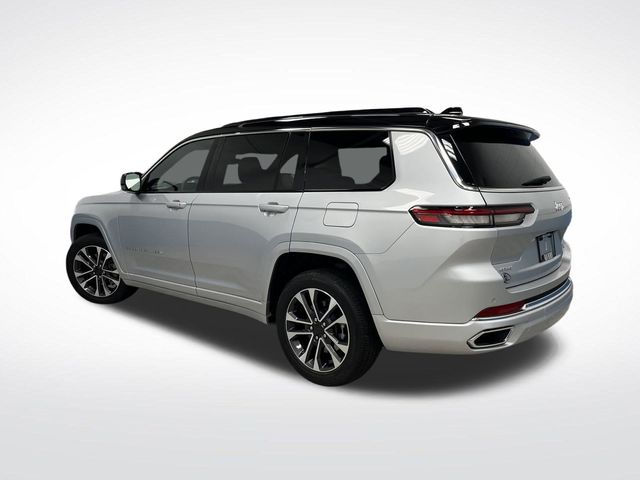 2024 Jeep Grand Cherokee Overland photo 2