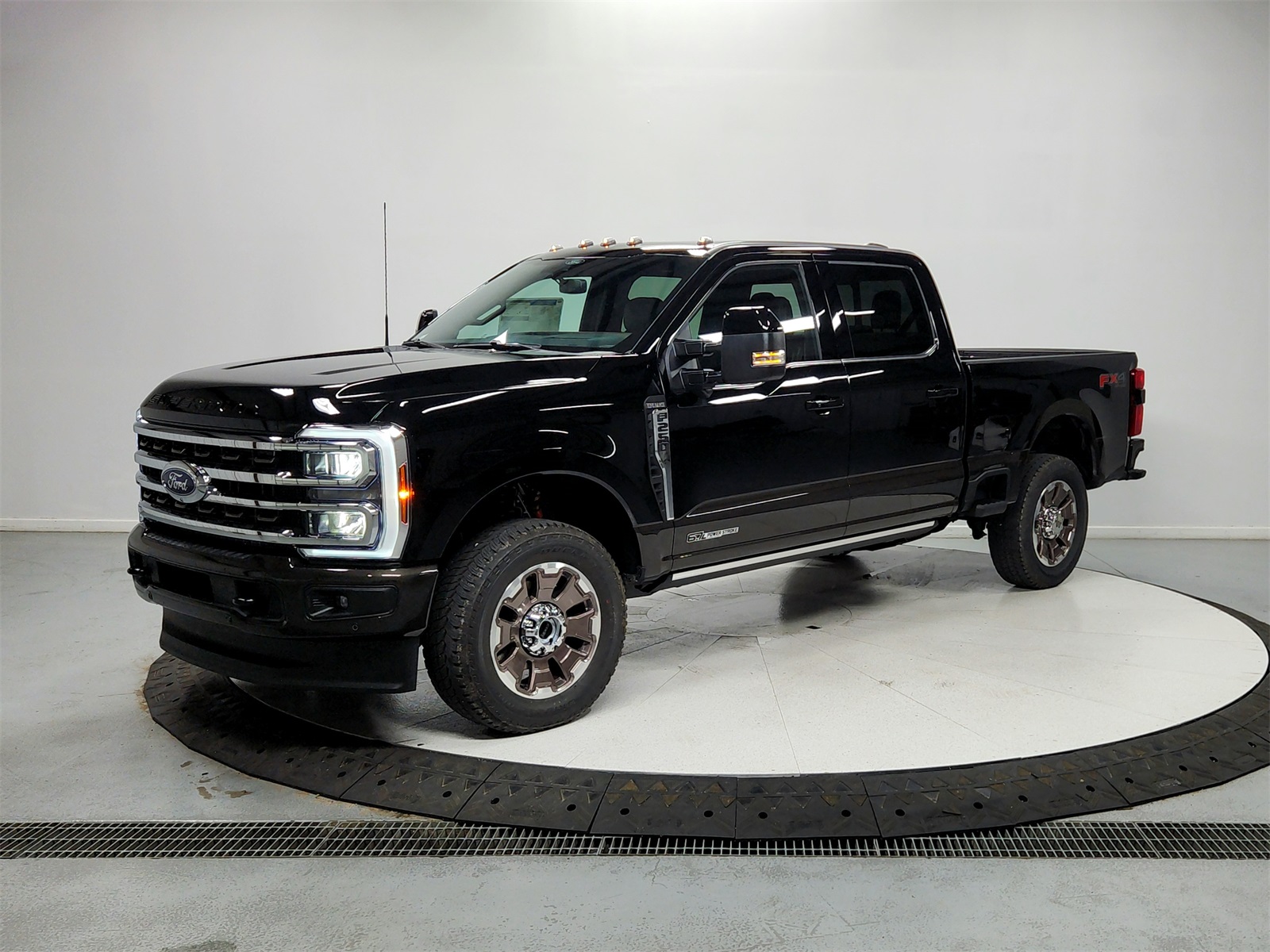 2025 Ford F-250 King Ranch photo 3