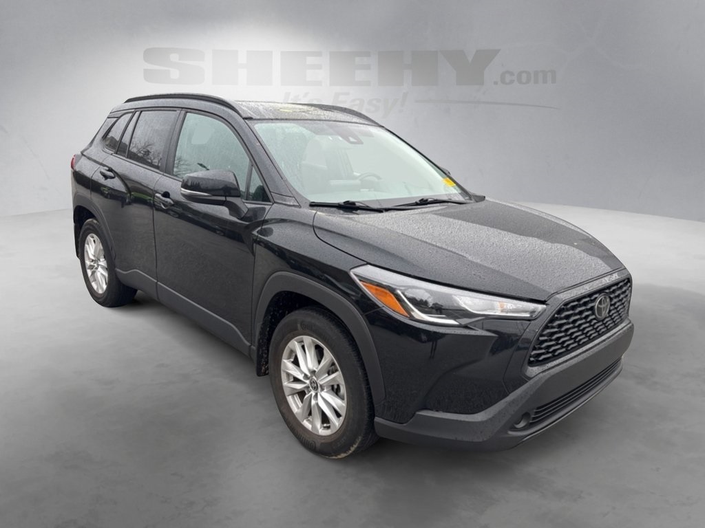 Used 2022 Toyota Corolla Cross LE with VIN 7MUBAABGXNV040151 for sale in Northfield, Minnesota