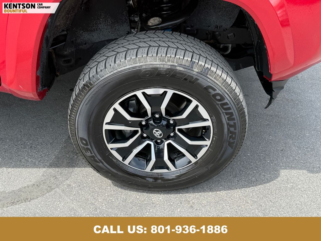 2021 Toyota Tacoma TRD Sport photo 15