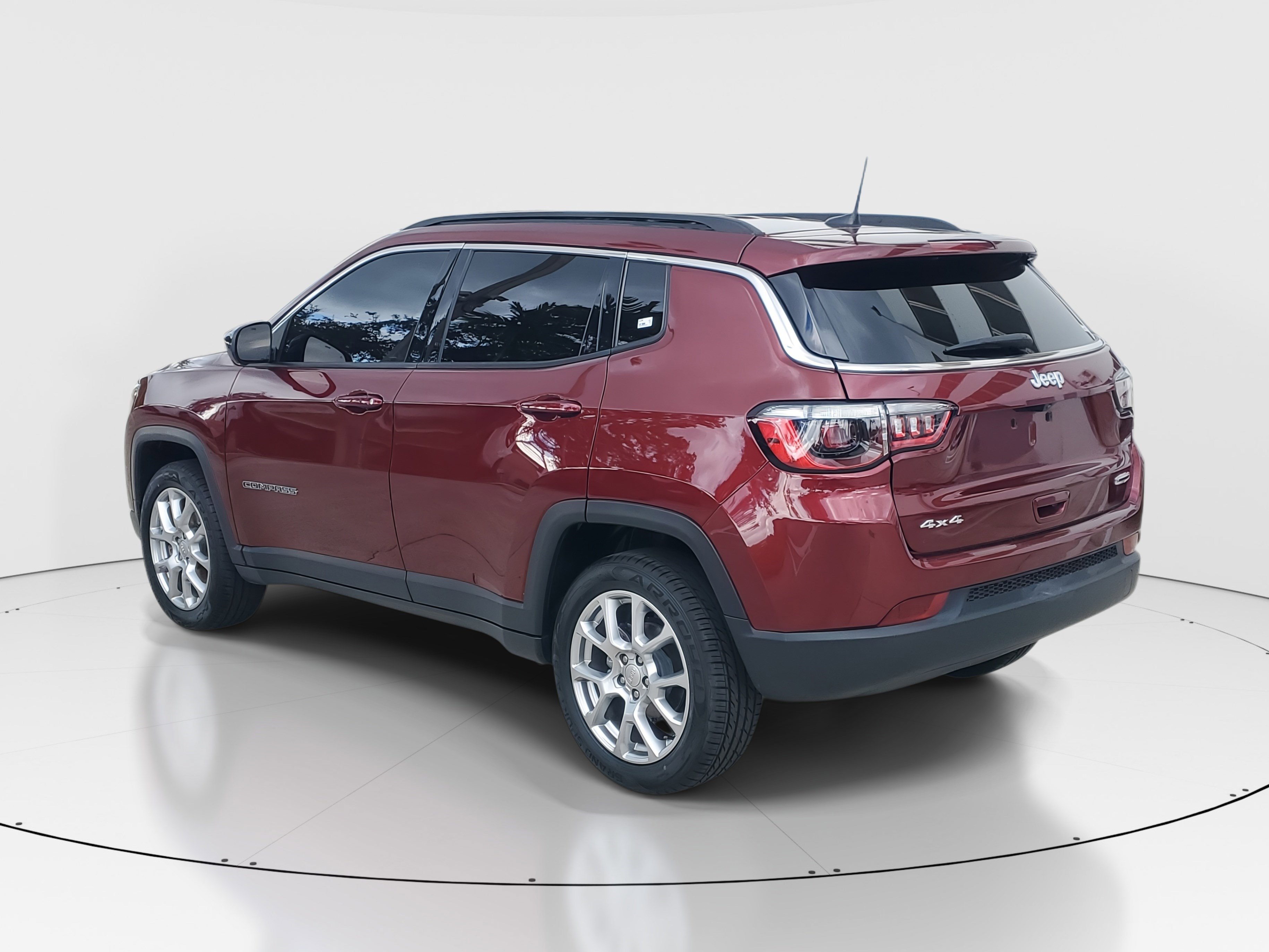 2022 Jeep Compass Latitude Lux photo 5