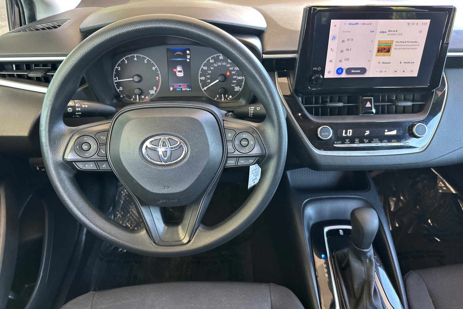 2023 Toyota Corolla LE photo 13