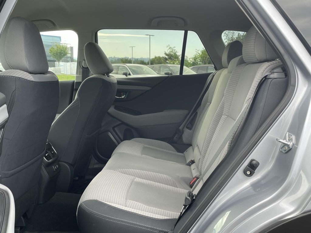 2022 Subaru Outback Premium photo 3