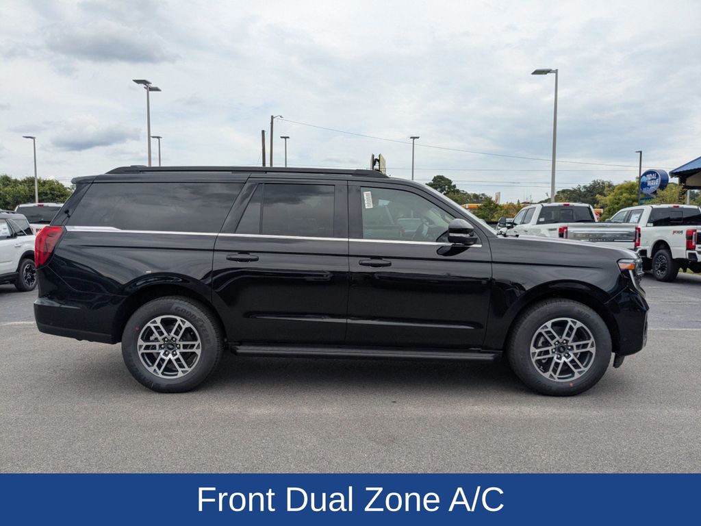 2025 Ford Expedition MAX photo 3