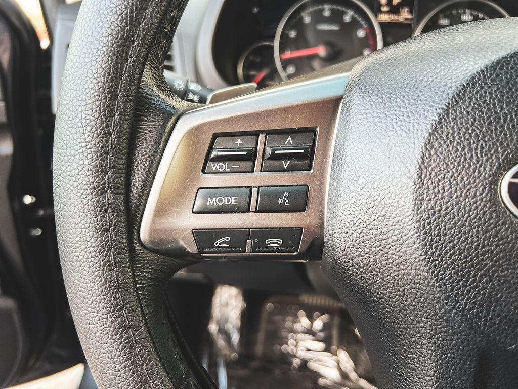 2013 Subaru Legacy 2.5i Premium photo 20