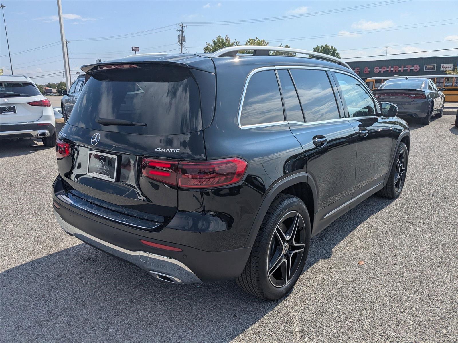 2026 Mercedes Benz GLB 250 4MATIC photo 4