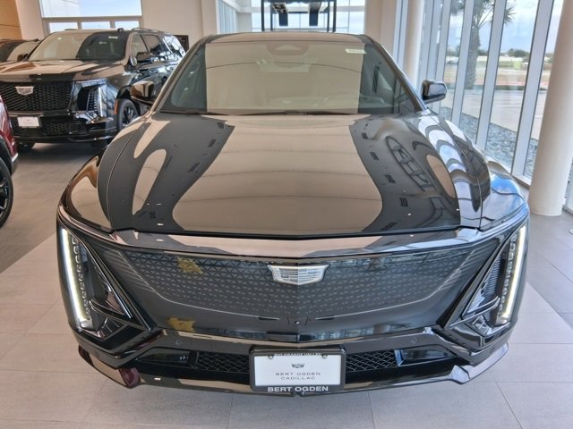 2026 Cadillac Lyriq photo 2